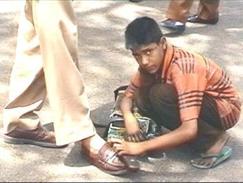 Shoe shining Kid