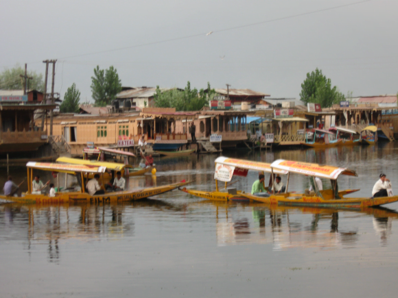 Dal lake : Shikara and House Boat